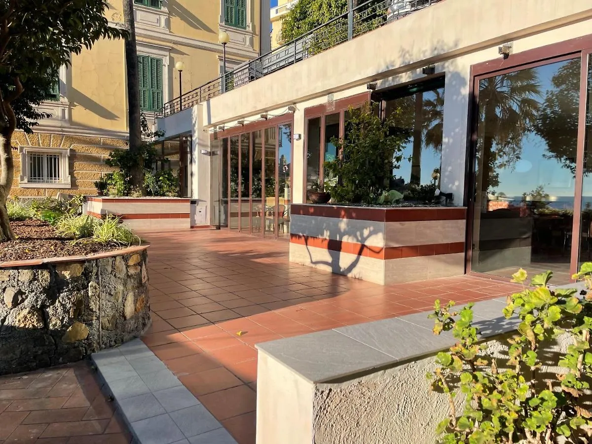 Hotel Miramare 임페리아 4*,